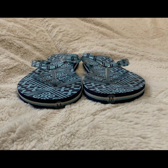 Vera Bradley Flip Flops. NWOT. - Picture 5 of 12